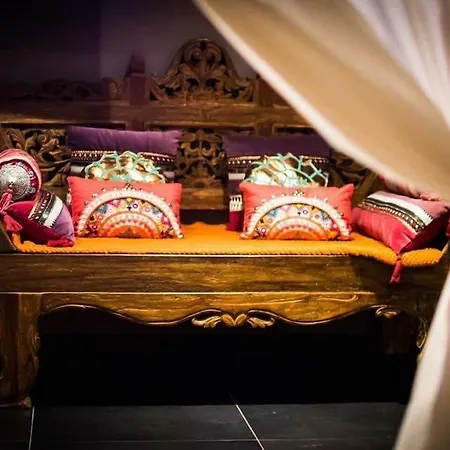 Mala India Hodinový hotel Courcelles